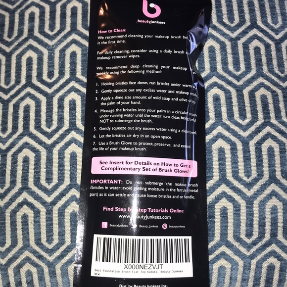 NWT Beauty Junkees Flat Top Kabuki Brush! - Picture 2 of 2